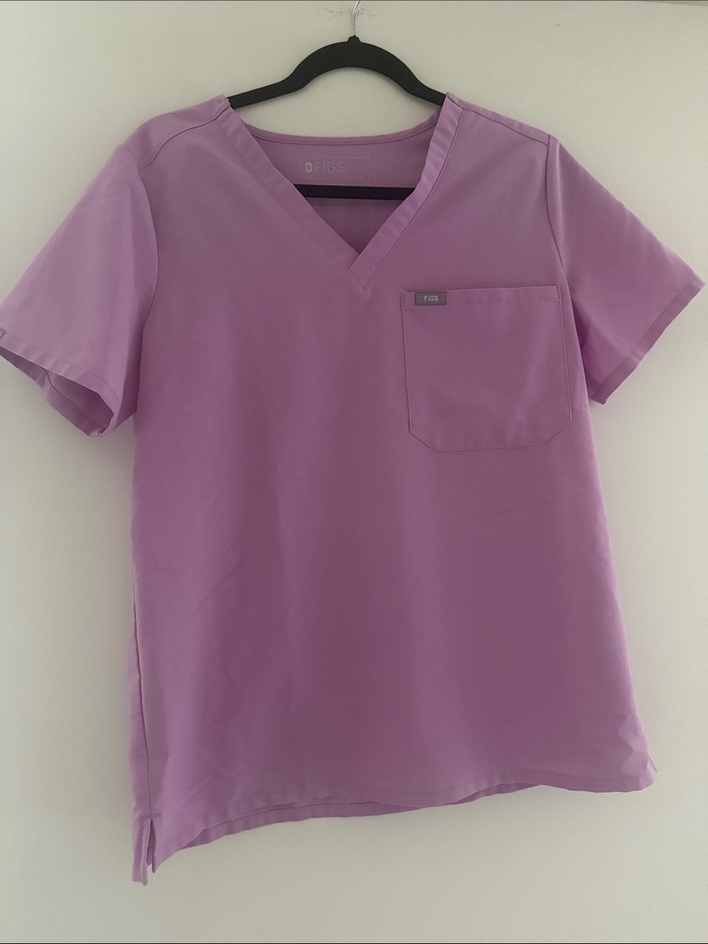 Figs scrub top in dusk